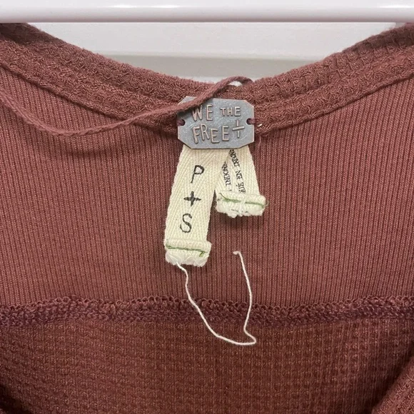 Free People We The Free waffle knit flowy long sleeve shirt brown. Size Small - Picture 2 of 2